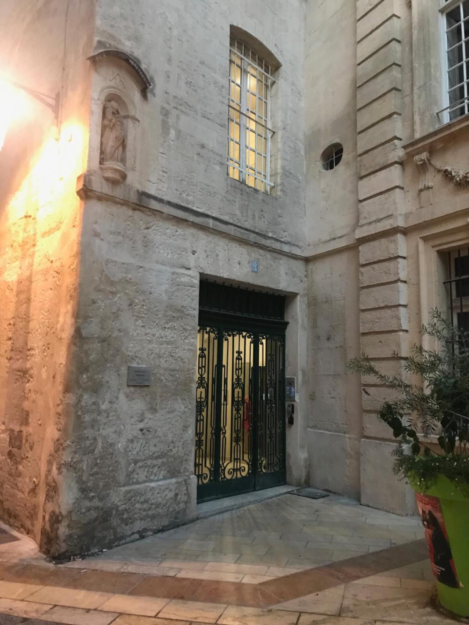 Au Coeur D'avignon Intra-muros Apartment *
